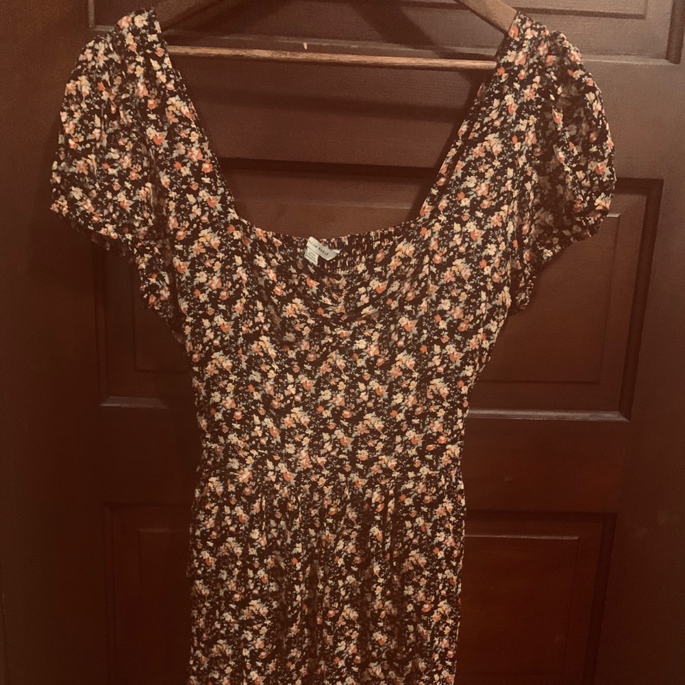 Adorable floral romper ☕️